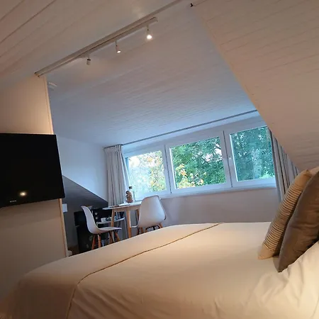 Aux Pieds Des Vaches